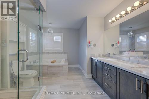 15 Babcock Street, Hamilton, ON - Indoor Photo Showing Bathroom