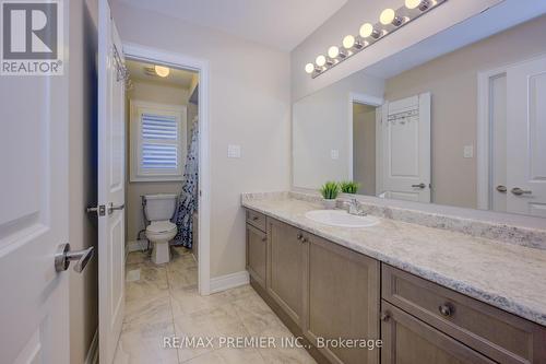 15 Babcock Street, Hamilton, ON - Indoor Photo Showing Bathroom