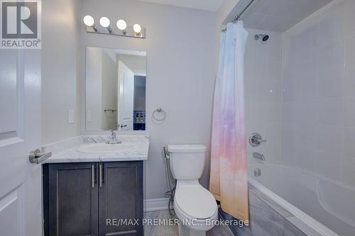 15 Babcock Street, Hamilton, ON - Indoor Photo Showing Bathroom