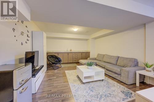 15 Babcock Street, Hamilton, ON - Indoor Photo Showing Living Room