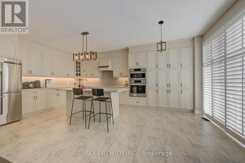 15 Babcock Street, Hamilton, ON - Indoor Photo Showing Kitchen With Upgraded Kitchen