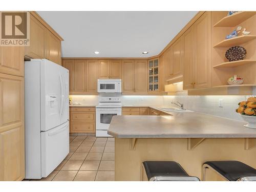 3775 Springbrook Road Unit# 20, Kelowna, BC - Indoor Photo Showing Kitchen