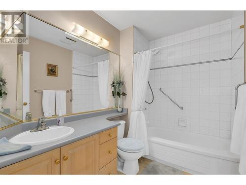 3775 Springbrook Road Unit# 20, Kelowna, BC - Indoor Photo Showing Bathroom