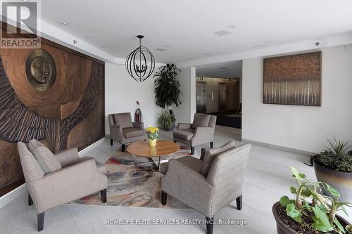 909 - 120 Dundalk Drive, Toronto, ON - Indoor Photo Showing Living Room