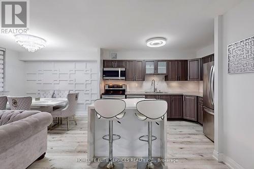 909 - 120 Dundalk Drive, Toronto, ON - Indoor Photo Showing Kitchen