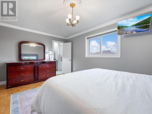 29 Bayhampton Crescent, Vaughan, ON - Indoor Photo Showing Bedroom