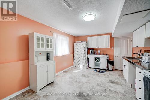 Bsmt - 15 Ferguson Drive, Barrie, ON - Indoor Photo Showing Kitchen