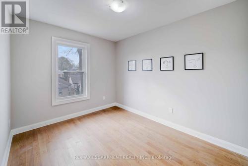 21 Sunset Avenue, Hamilton, ON - Indoor Photo Showing Other Room