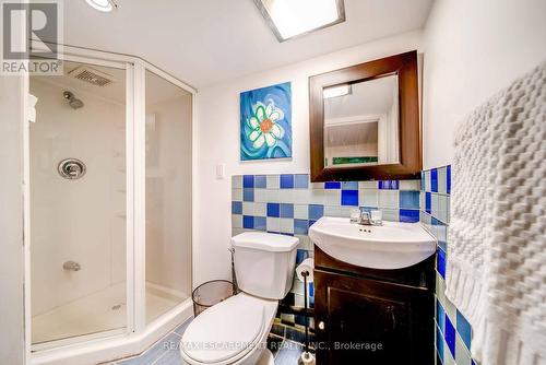 21 Sunset Avenue, Hamilton, ON - Indoor Photo Showing Bathroom