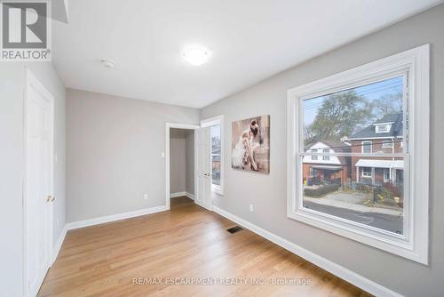 21 Sunset Avenue, Hamilton, ON - Indoor Photo Showing Other Room