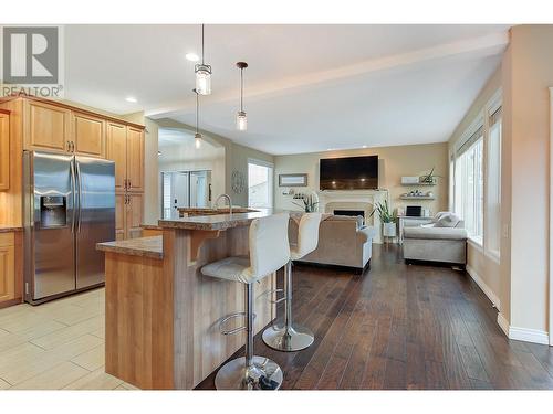 4897 Warbler Court, Kelowna, BC - Indoor Photo Showing Kitchen