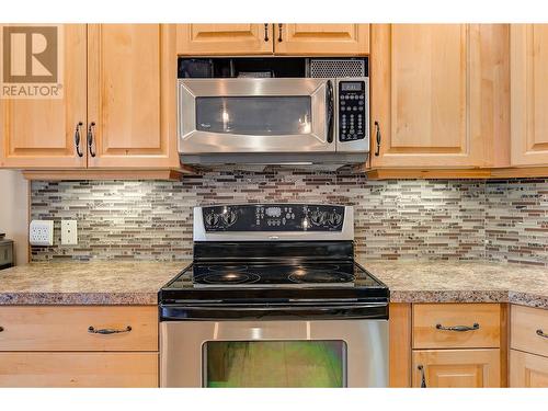 4897 Warbler Court, Kelowna, BC - Indoor Photo Showing Kitchen