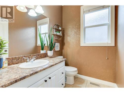 4897 Warbler Court, Kelowna, BC - Indoor Photo Showing Bathroom