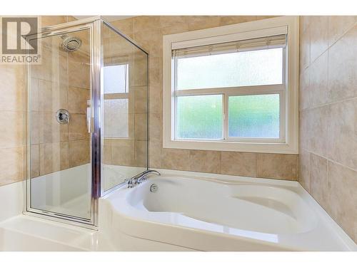 4897 Warbler Court, Kelowna, BC - Indoor Photo Showing Bathroom