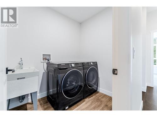 1130 Sun Peaks Road Unit# 500, Sun Peaks, BC - Indoor Photo Showing Laundry Room