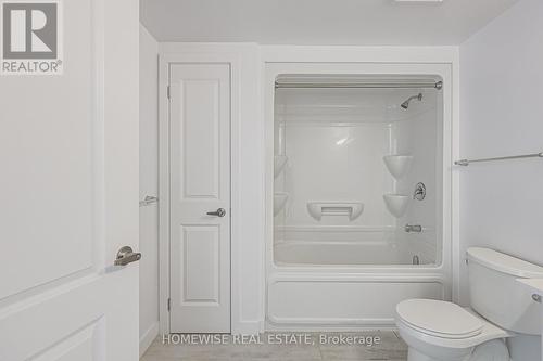 210 - 1475 Whites Road, Pickering, ON - Indoor Photo Showing Bathroom