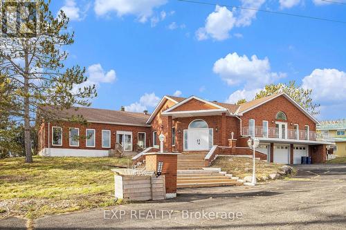 8411 Russell Road, Ottawa, ON - Outdoor With Facade