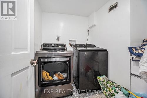 8411 Russell Road, Ottawa, ON - Indoor Photo Showing Laundry Room