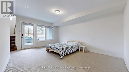 7 Ingersoll Lane, Richmond Hill, ON - Indoor Photo Showing Bedroom