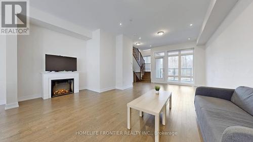 7 Ingersoll Lane, Richmond Hill, ON - Indoor Photo Showing Living Room With Fireplace