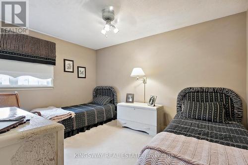 870 Chippenham Drive, Mississauga, ON - Indoor Photo Showing Bedroom