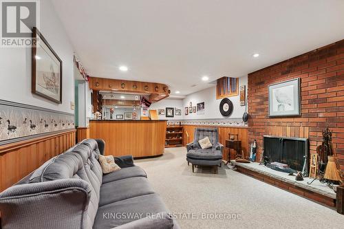 870 Chippenham Drive, Mississauga, ON - Indoor With Fireplace