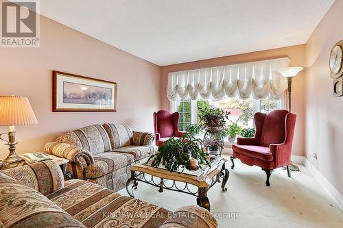 870 Chippenham Drive, Mississauga, ON - Indoor Photo Showing Living Room