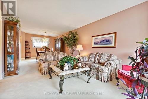 870 Chippenham Drive, Mississauga, ON - Indoor Photo Showing Living Room