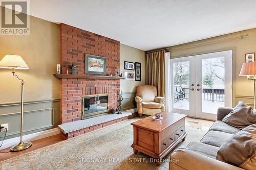 870 Chippenham Drive, Mississauga, ON - Indoor Photo Showing Living Room With Fireplace