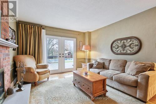 870 Chippenham Drive, Mississauga, ON - Indoor Photo Showing Living Room With Fireplace