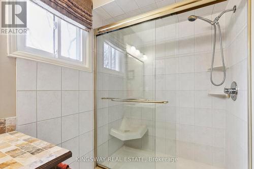 870 Chippenham Drive, Mississauga, ON - Indoor Photo Showing Bathroom