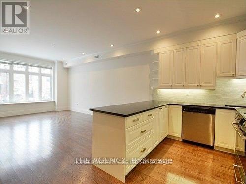 1 - 369 Ontario Street, Toronto, ON - Indoor Photo Showing Kitchen