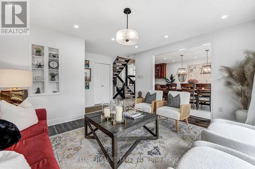 53 Winding Way, Brantford, ON - Indoor Photo Showing Living Room