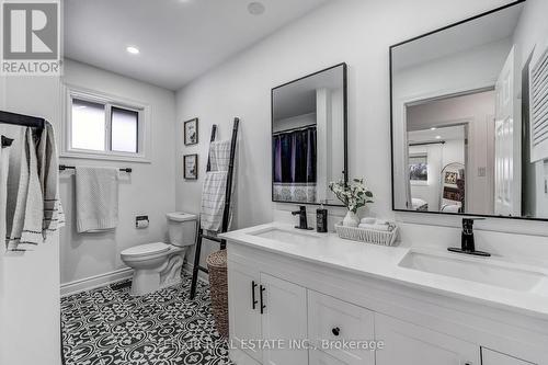 53 Winding Way, Brantford, ON - Indoor Photo Showing Bathroom