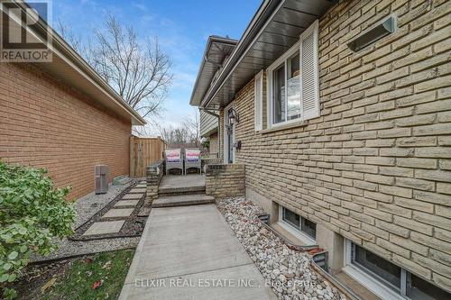 53 Winding Way, Brantford, ON - Outdoor With Exterior