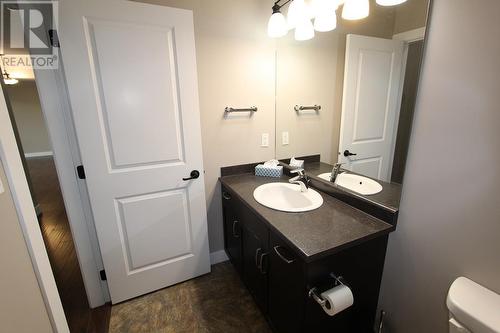 5170 Dallas Drive Unit# 310, Kamloops, BC - Indoor Photo Showing Bathroom