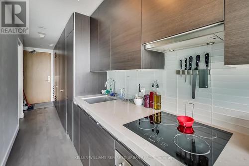 #922 - 629 King Street W, Toronto, ON - Indoor Photo Showing Kitchen