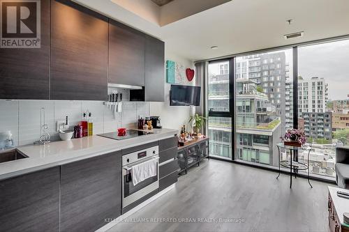 #922 - 629 King Street W, Toronto, ON - Indoor Photo Showing Kitchen With Upgraded Kitchen