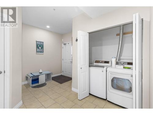 3833 Brown Road Unit# 1314, West Kelowna, BC - Indoor Photo Showing Laundry Room