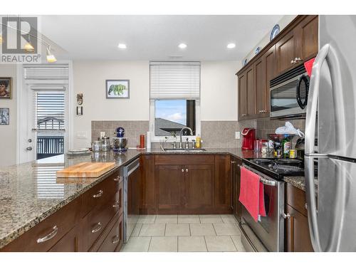 3833 Brown Road Unit# 1314, West Kelowna, BC - Indoor Photo Showing Kitchen With Upgraded Kitchen