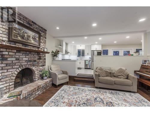 3908 15 Street, Vernon, BC - Indoor Photo Showing Living Room With Fireplace