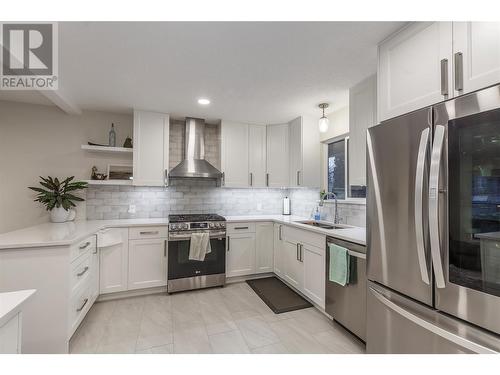 3908 15 Street, Vernon, BC - Indoor Photo Showing Kitchen With Upgraded Kitchen