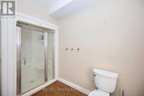 206 Phipps Street, Fort Erie (332 - Central), ON - Indoor Photo Showing Bathroom