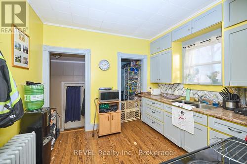 206 Phipps Street, Fort Erie (332 - Central), ON - Indoor Photo Showing Kitchen With Double Sink