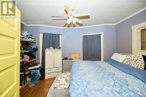 206 Phipps Street, Fort Erie (332 - Central), ON - Indoor Photo Showing Bedroom