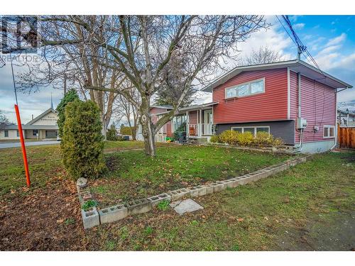 235 Gibbs Road W, Kelowna, BC - Outdoor