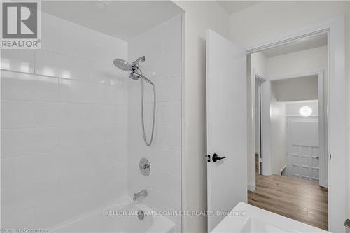 555 Upper Sherman Avenue, Hamilton, ON - Indoor Photo Showing Bathroom