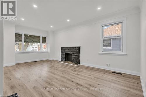 555 Upper Sherman Avenue, Hamilton, ON - Indoor Photo Showing Living Room With Fireplace