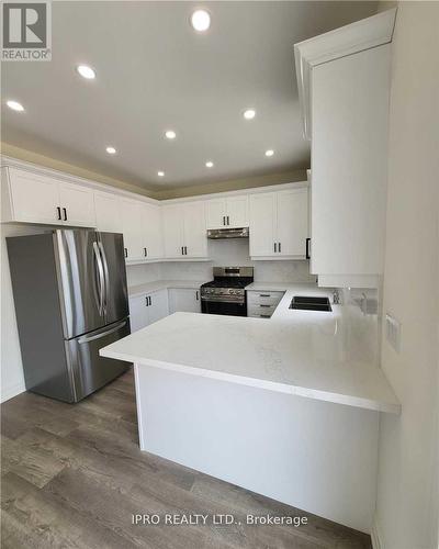 1171 Green Acres Drive, Fort Erie, ON - Indoor Photo Showing Kitchen