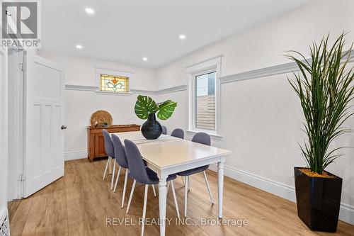 69 Roxborough Avenue, Hamilton, ON - Indoor Photo Showing Dining Room